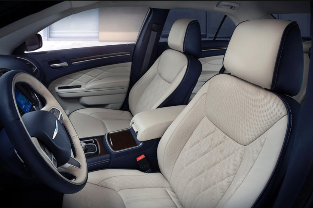 2022 Chrysler 300 C Luxury Interior