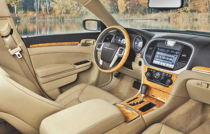 2022 Chrysler 300C Interior