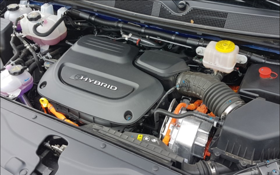 2023 Chrysler Pacifica plug-in hybrid Engine