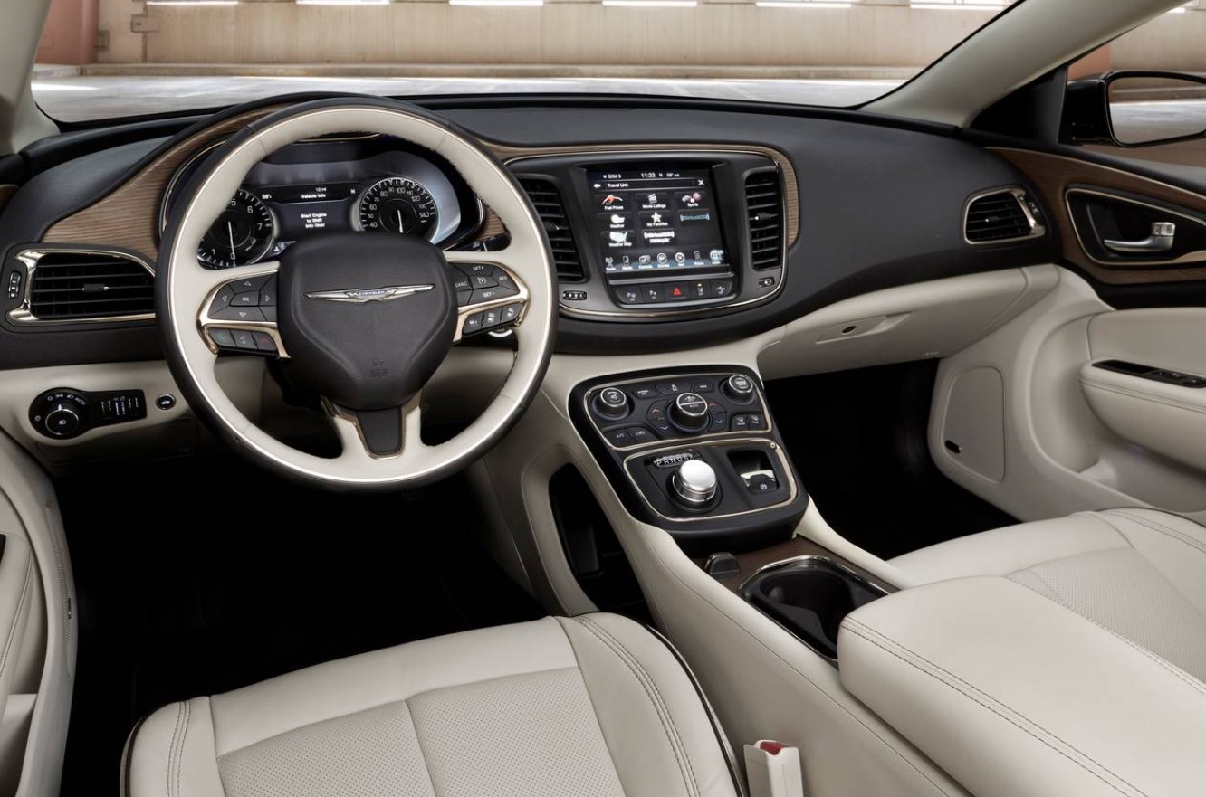 2023 Chrysler 200 Hybrid Interior