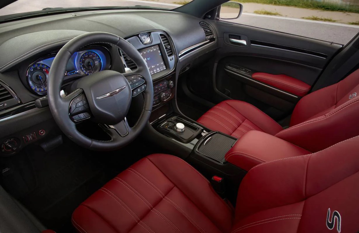2023 Chrysler 300 Touring Interior