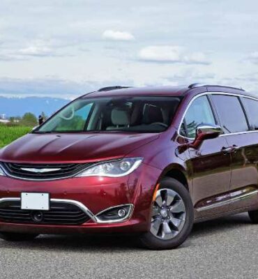 New 2022 Chrysler Pacifica Hybrid, AWD, Changes