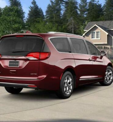 When will the 2022 Chrysler Pacifica be available