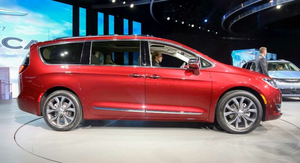 2022 Chrysler Pacifica Hybrid Exterior