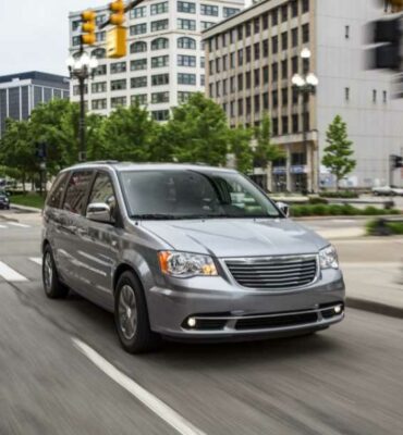 New 2022 Chrysler Town and Country Minivan Price, Redesign