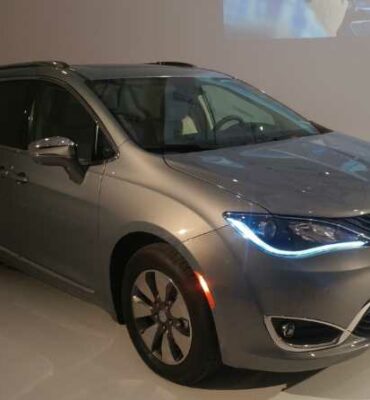 2022 Chrysler Pacifica Hybrid Release Date, AWD, MPG