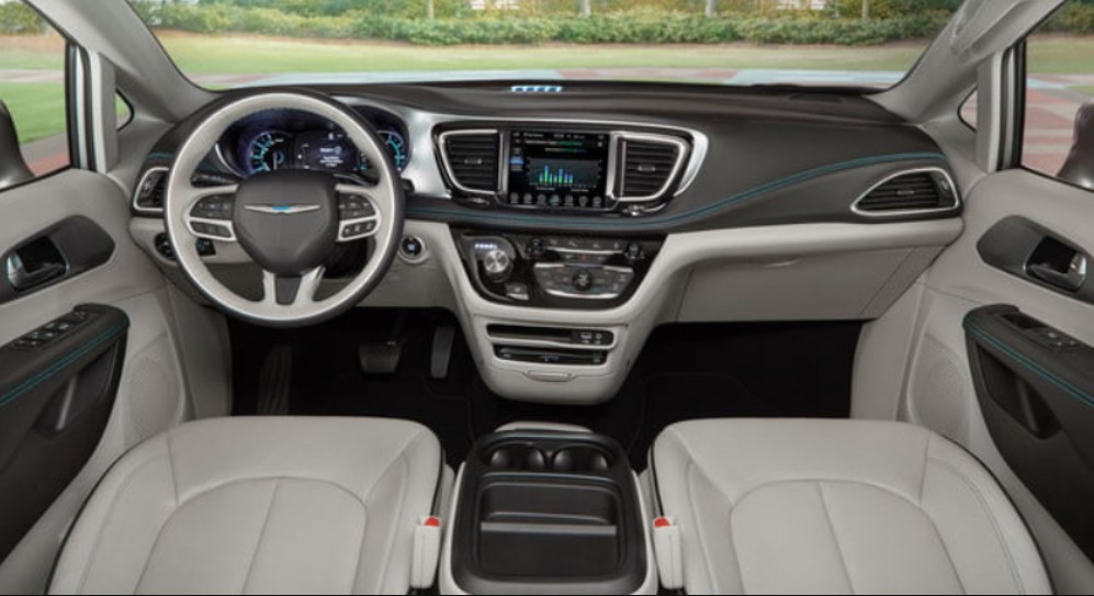 2023 Chrysler Pacifica Hellcat Interior
