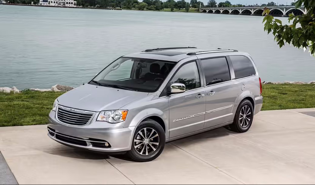 2023 Chrysler Town and Country Minivan Exterior