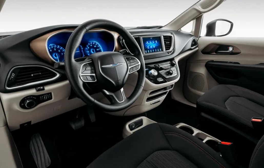 2023 Chrysler Voyager L Interior