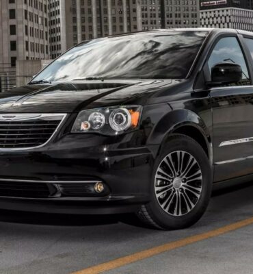 New Chrysler Town and Country L 2023 Updates, Redesign, Release Date