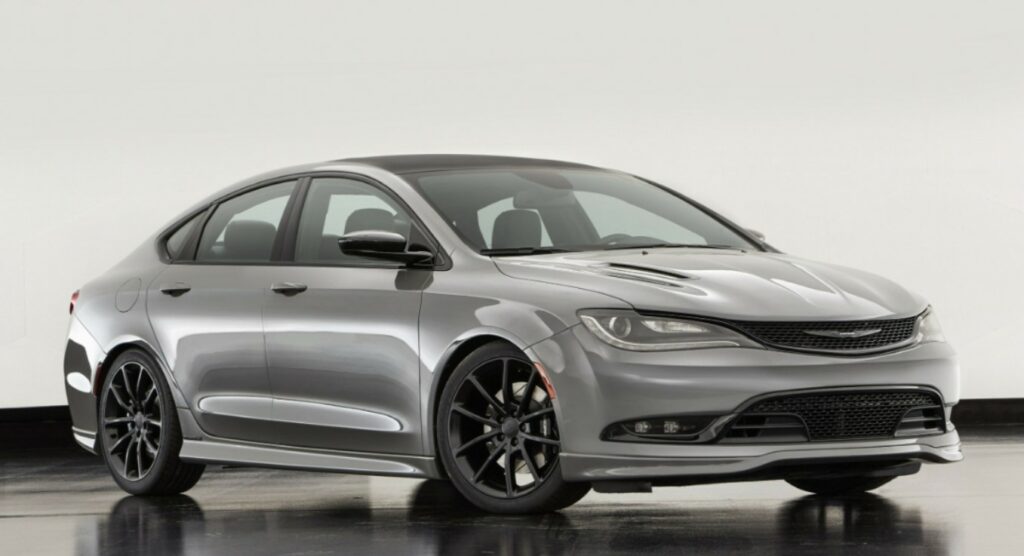 New 2023 Chrysler 200 S Exterior