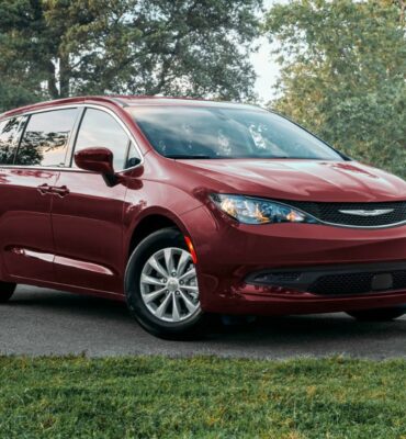 2023 Chrysler Voyager Interior, Price, Redesign