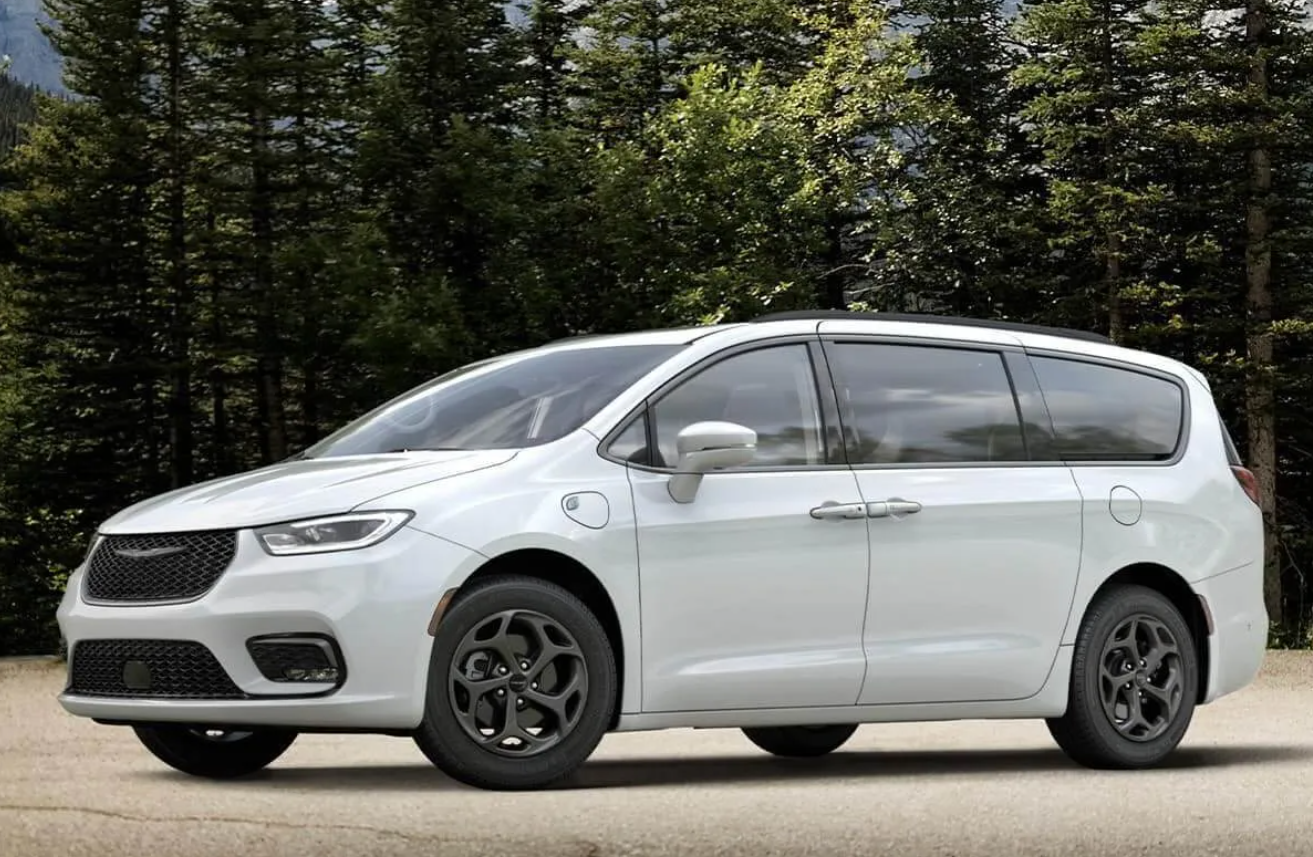 2025 Chrysler Pacifica Hybrid Touring L Images References :