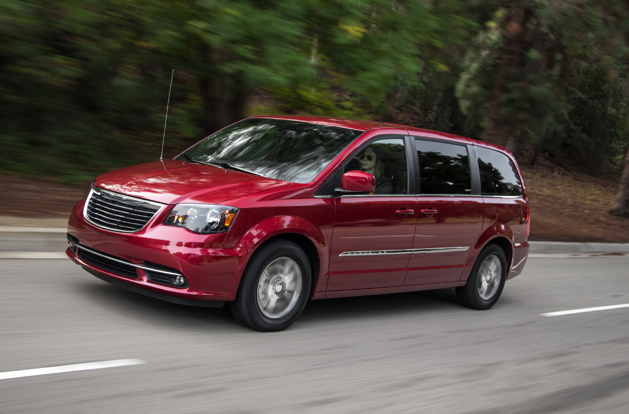 2025 Chrysler Town And Country Exterior 2