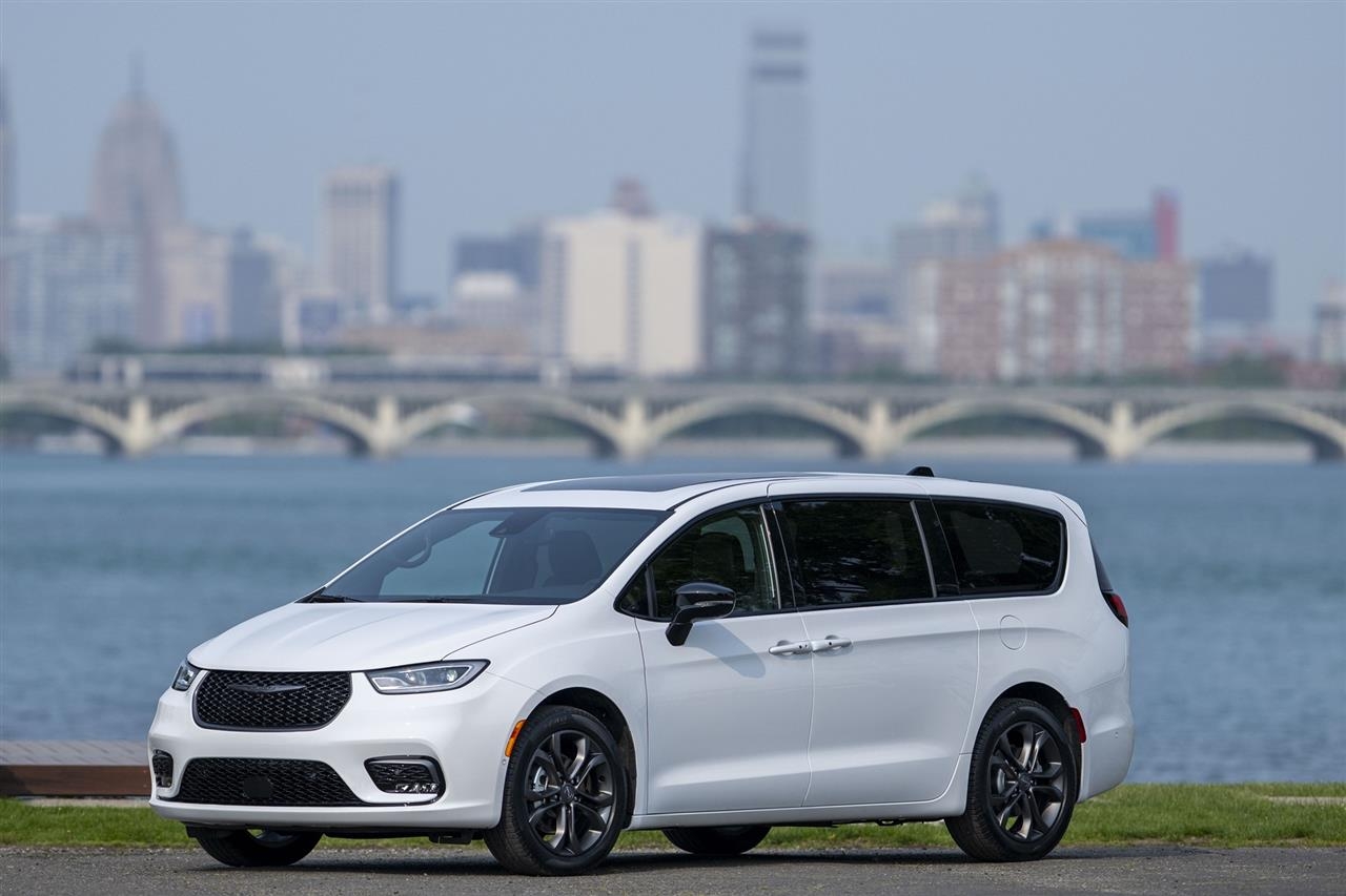2026 Chrysler Pacifica 100th Anniversary Edition Images Photo Gallery 2026 Chrysler Pacifica 100th Anniversary Edition Images Photo Gallery